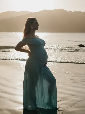 alexbeadon Instagram post about Pregnancy