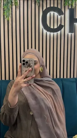 ayeshahussainn_ Instagram post about Cafe opening review