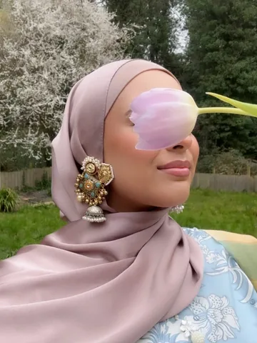 ayeshahussainn_ Instagram post about Eid accessories
