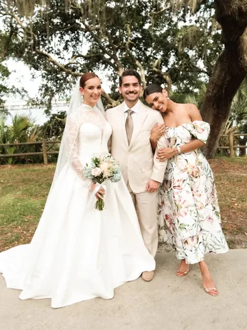 carlanunez_ Instagram post about Boda familiar