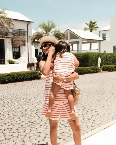 carlanunez_ Instagram post about Outfits madre e hija