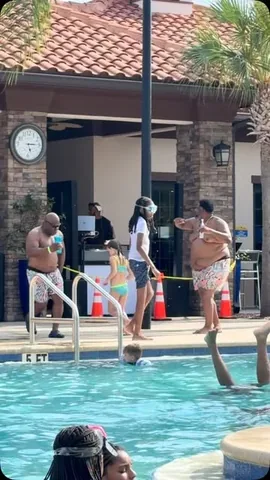 carlosgil83 Instagram post about Family resort etiquette