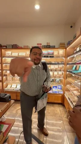 carlosgil83 Instagram post about Cigar lounge review