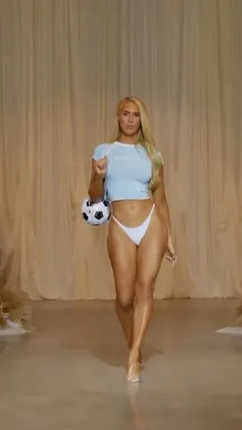 carmen_carrera Instagram post about Fashion show