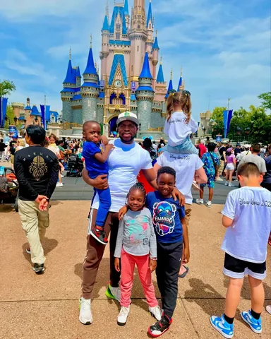 coachlegendary Instagram post about Family travel and entrepreneurship