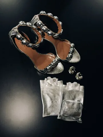 danygarciaco Instagram post about Danimás glove design
