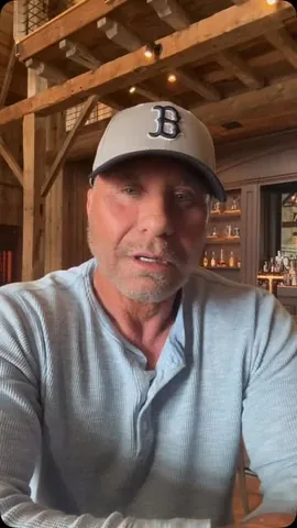 edmylett Instagram post about Entrepreneurship and resilience