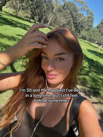 emmalouisie Instagram post about Mental wellbeing and imperfect happiness