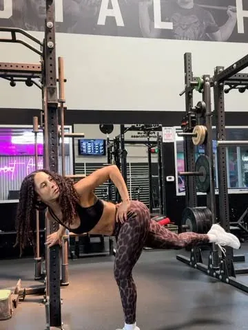 francheskafit Instagram post about Post run recovery routine