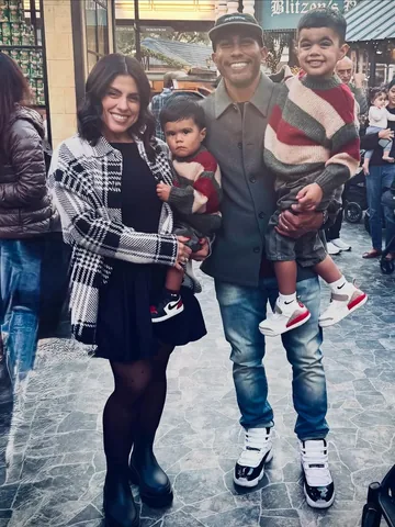 lasamsanchez Instagram post about Christmas and parenting