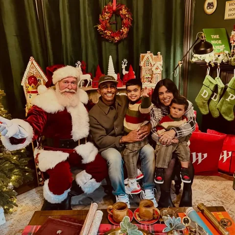lasamsanchez Instagram post about Children’s Santa photograph