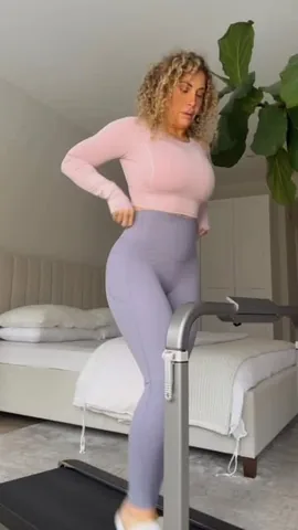 lyzabethlopez Instagram post about Activewear review