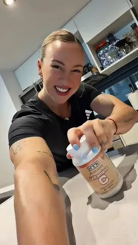 mailumaucci Instagram post about Vitamin C supplement