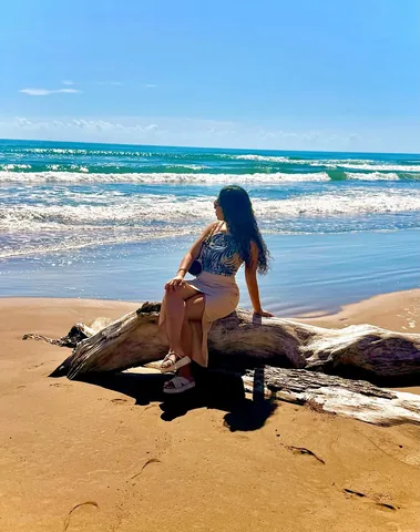 mirandav_brave Instagram post about Estética tropical