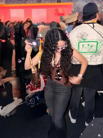 mirandav_brave Instagram post about Amor y música