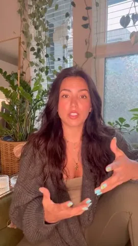 mytrainercarmen Instagram post about Macro tracking education