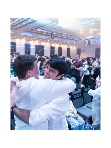 russellbrunson Instagram post about Funnel Hacking Live community