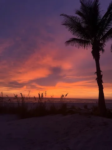 sarablakely Instagram post about Sunset scene