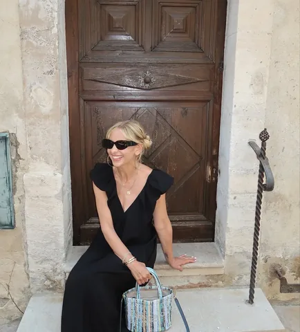 sarahmgellar Instagram post about Provence travel and wildfires
