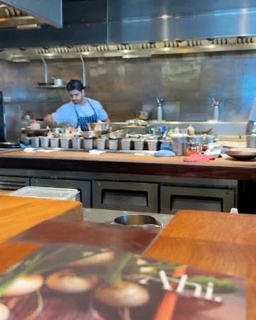shane_feldman Instagram post about Ahi restaurant review