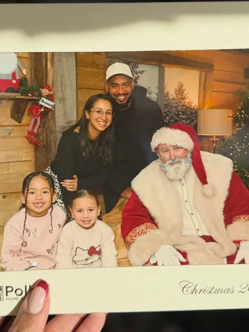 simplycantara Instagram post about Christmas