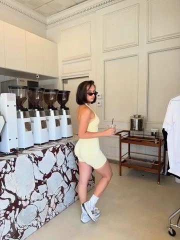 swellmichelle Instagram post about Color and style