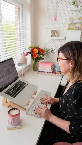 wholeheartedlylaura Instagram post about Scalable individualized coaching support