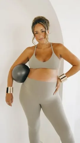 yamimufdi Instagram post about Pregnancy fitness program