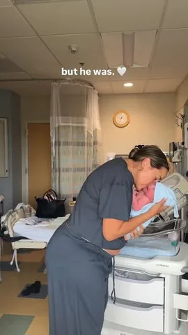 yamimufdi Instagram post about Motherhood