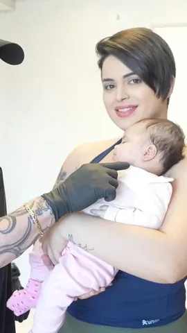 yannefitness Instagram post about Furo de orelha de bebê